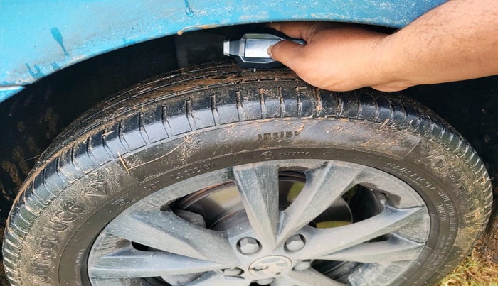 2022 Skoda SLAVIA STYLE 1.0L TSI AT, Petrol, Automatic, 80,998 km, tyre