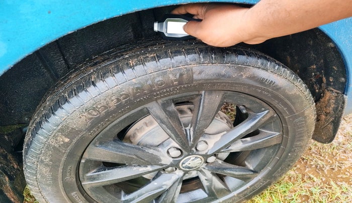 2022 Skoda SLAVIA STYLE 1.0L TSI AT, Petrol, Automatic, 80,998 km, tyre