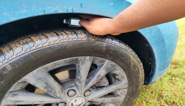 2022 Skoda SLAVIA STYLE 1.0L TSI AT, Petrol, Automatic, 80,998 km, tyre