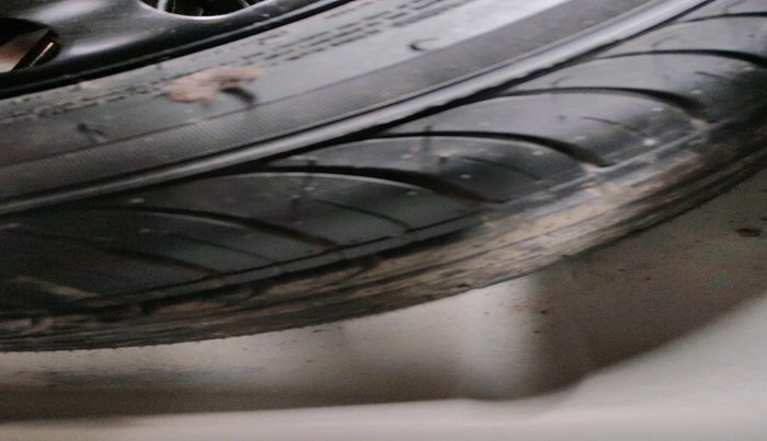 2013 Ford Figo ZXI 1.2 PETROL, Petrol, Manual, 9,458 km, tyre