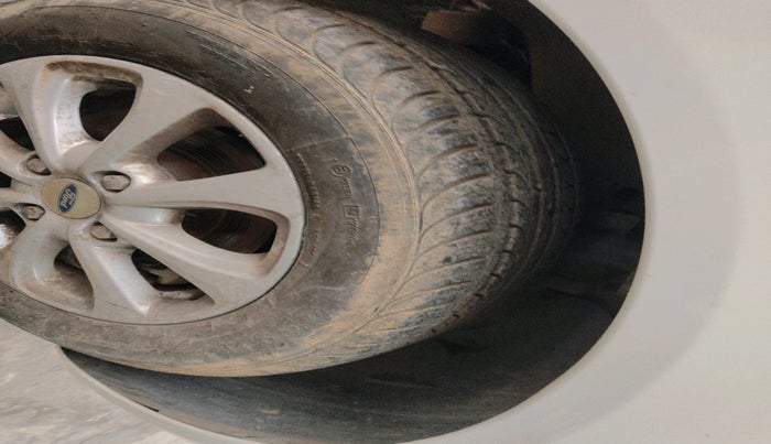 2013 Ford Figo ZXI 1.2 PETROL, Petrol, Manual, 9,458 km, tyre