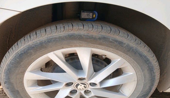 2022 Skoda SLAVIA AMBITION 1.0L TSI MT, Petrol, Manual, 45,145 km, tyre