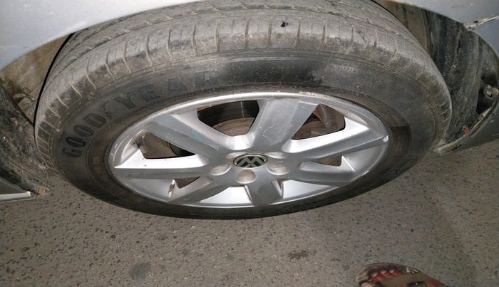 2011 Volkswagen Vento HIGHLINE PETROL AT, Petrol, Automatic, 1,04,743 km, tyre