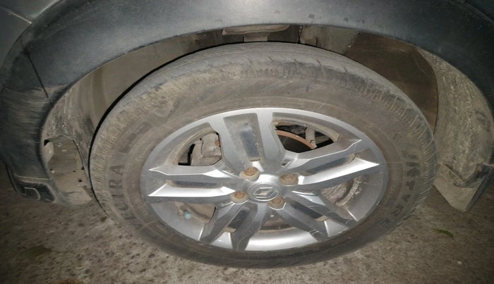 2020 Renault TRIBER RXZ, Petrol, Manual, 1,04,512 km, tyre