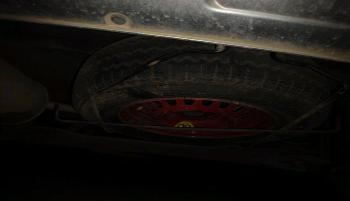 2020 Renault TRIBER RXZ, Petrol, Manual, 1,04,512 km, tyre