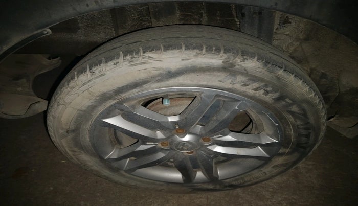 2020 Renault TRIBER RXZ, Petrol, Manual, 1,04,512 km, tyre