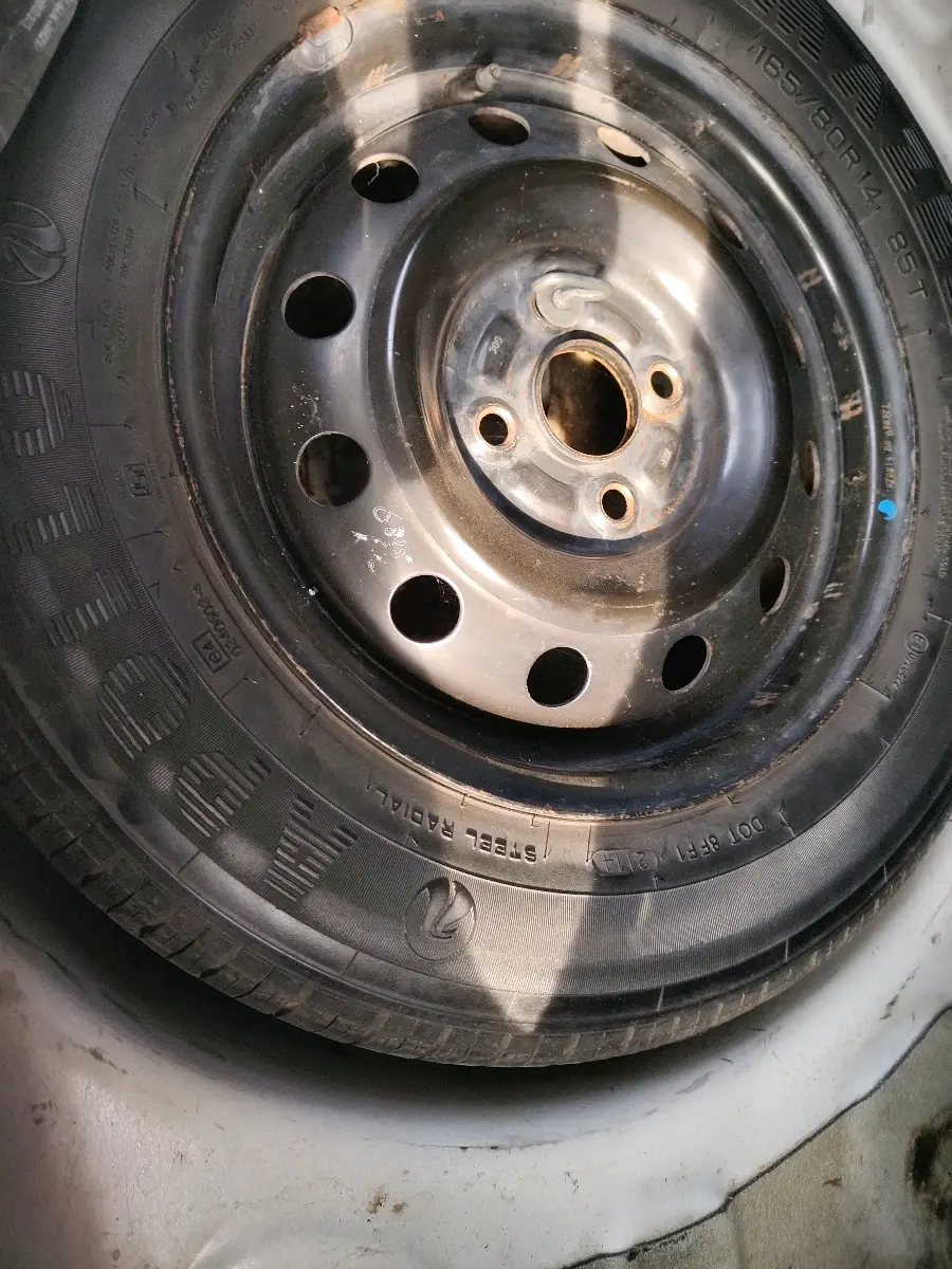 2014 Maruti Ritz VDI, Diesel, Manual, 1,40,000 km, tyre
