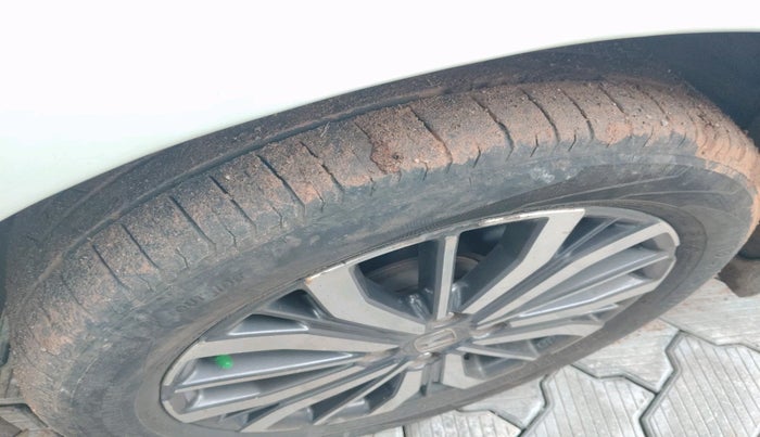 2017 Honda City 1.5L I-VTEC VX, Petrol, Manual, 2,25,575 km, tyre