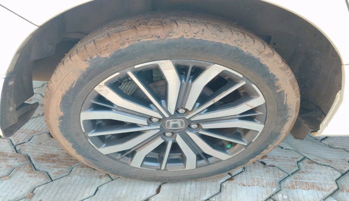 2017 Honda City 1.5L I-VTEC VX, Petrol, Manual, 2,25,575 km, tyre