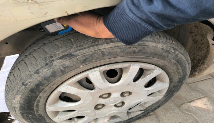 2011 Hyundai i20 MAGNA 1.2, Petrol, Manual, 1,11,584 km, tyre