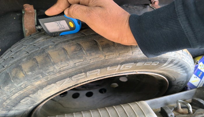 2011 Hyundai i20 MAGNA 1.2, Petrol, Manual, 1,11,584 km, tyre