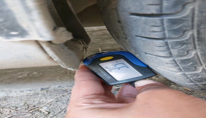 2013 Hyundai Eon MAGNA +, Petrol, Manual, 85,717 km, tyre