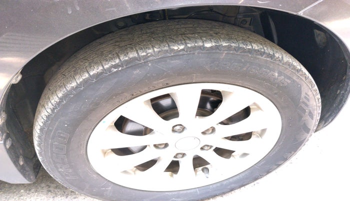 2013 Maruti Ertiga ZDI, Diesel, Manual, 94,885 km, tyre