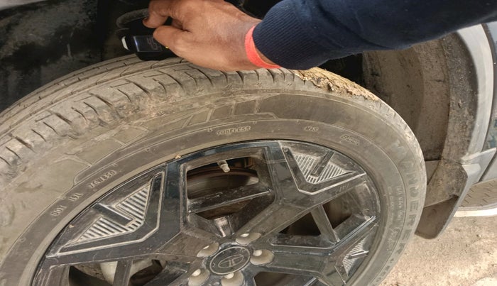 2024 Tata Safari ACCOMPLISHED DARK EDITION, Diesel, Manual, 22,188 km, tyre