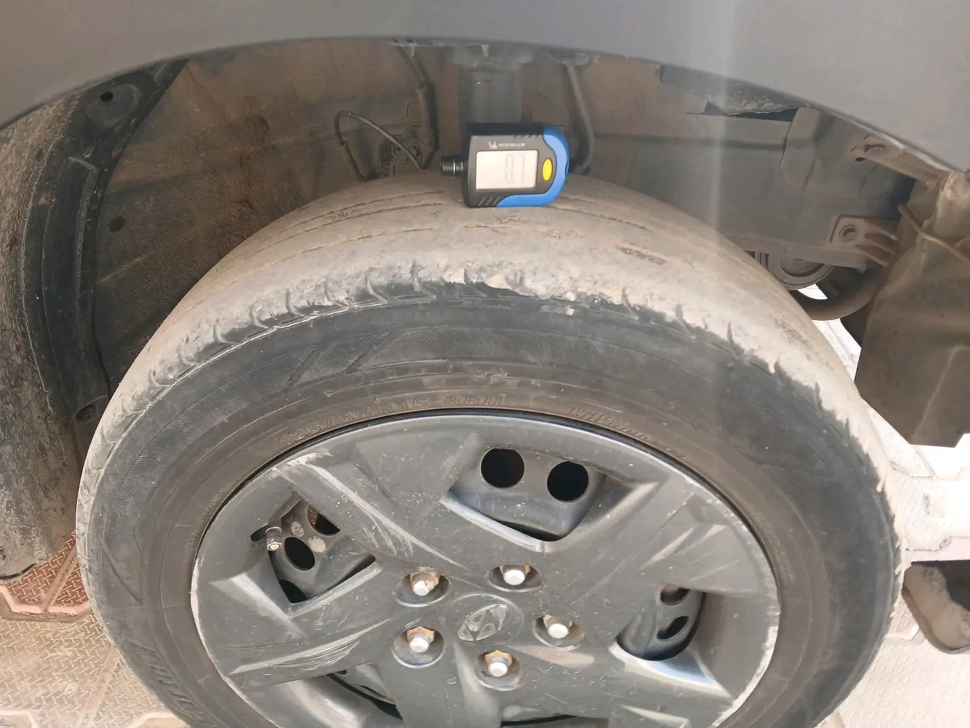 2023 Hyundai VENUE S 1.2, Petrol, Manual, 66,731 km, tyre