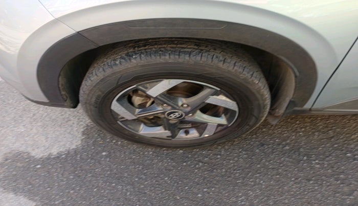 2019 Hyundai VENUE SX PLUS 1.0 TURBO DCT, Petrol, Automatic, 69,024 km, tyre