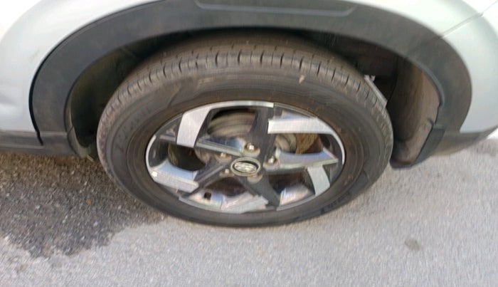 2019 Hyundai VENUE SX PLUS 1.0 TURBO DCT, Petrol, Automatic, 69,024 km, tyre