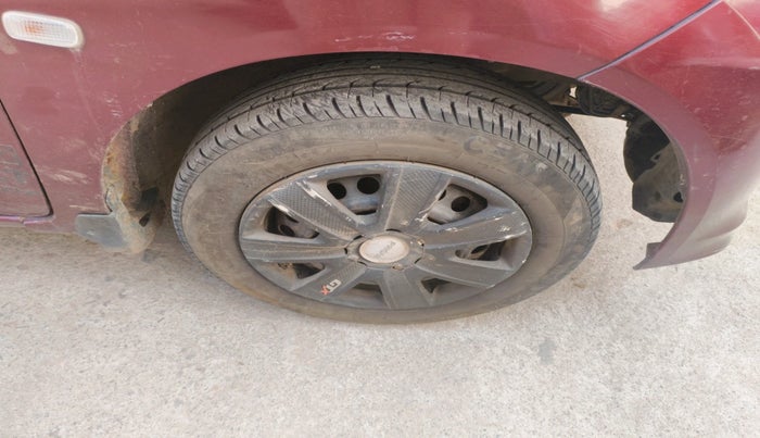 2013 Honda Amaze 1.5L I-DTEC S, Diesel, Manual, 1,79,473 km, tyre