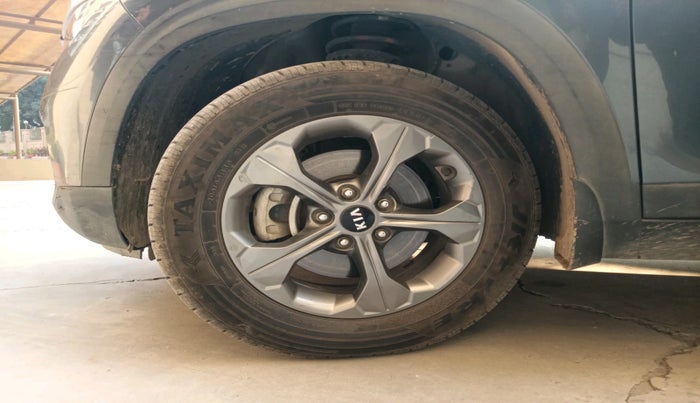 2020 KIA SELTOS HTK PLUS 1.5, Petrol, Manual, 1,06,961 km, tyre