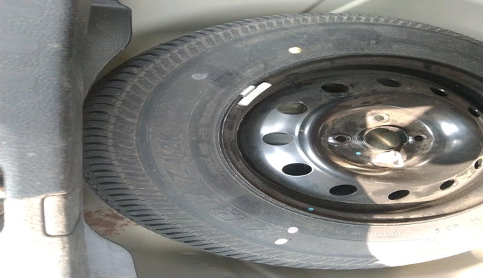 2017 Maruti Swift Dzire VXI, Petrol, Manual, 52,104 km, tyre