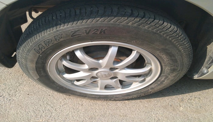 2017 Maruti Swift Dzire VXI, Petrol, Manual, 52,104 km, tyre