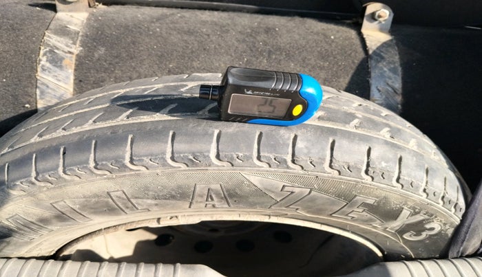 2010 Hyundai i10 ERA 1.1, Petrol, Manual, 80,795 km, tyre