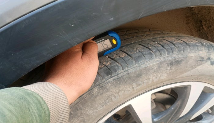 2019 Maruti S Cross DELTA 1.3, Diesel, Manual, 83,022 km, tyre