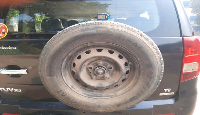 2016 Mahindra TUV300 T8, Diesel, Manual, 1,52,527 km, tyre