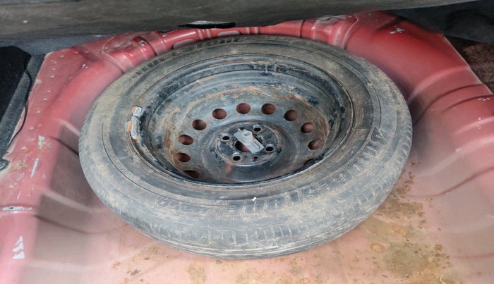 2010 Hyundai Verna TRANSFORM 1.6 SX VTVT, Petrol, Manual, 63,783 km, tyre