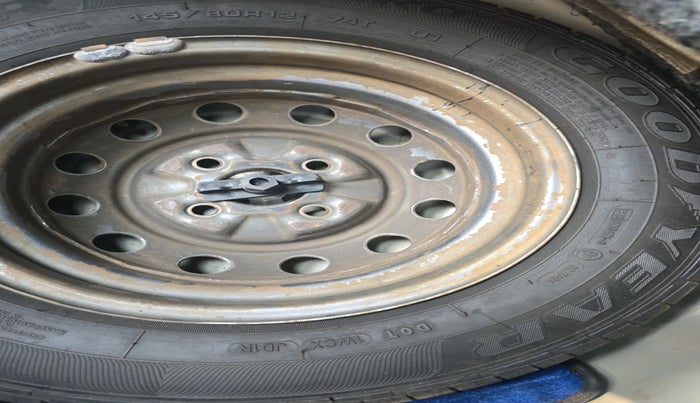 2012 Hyundai Eon ERA, Petrol, Manual, 41,187 km, tyre