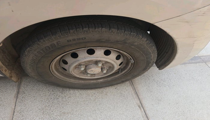 2012 Hyundai Eon ERA, Petrol, Manual, 41,187 km, tyre