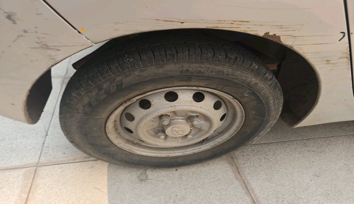 2012 Hyundai Eon ERA, Petrol, Manual, 41,187 km, tyre