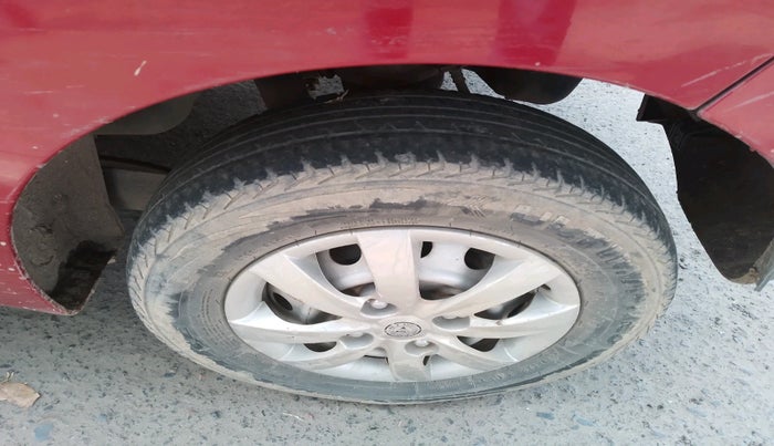 2017 Hyundai Eon ERA +, Petrol, Manual, 31,748 km, tyre