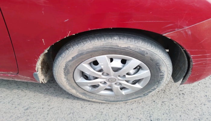 2017 Hyundai Eon ERA +, Petrol, Manual, 31,748 km, tyre