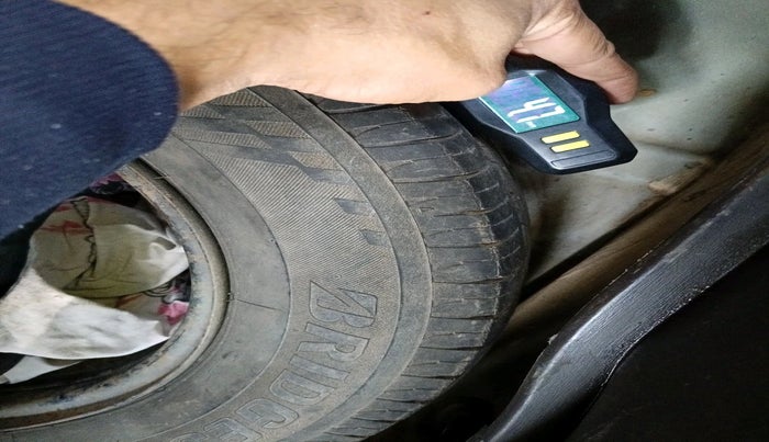 2011 Hyundai i20 MAGNA 1.2, Petrol, Manual, 1,16,956 km, tyre