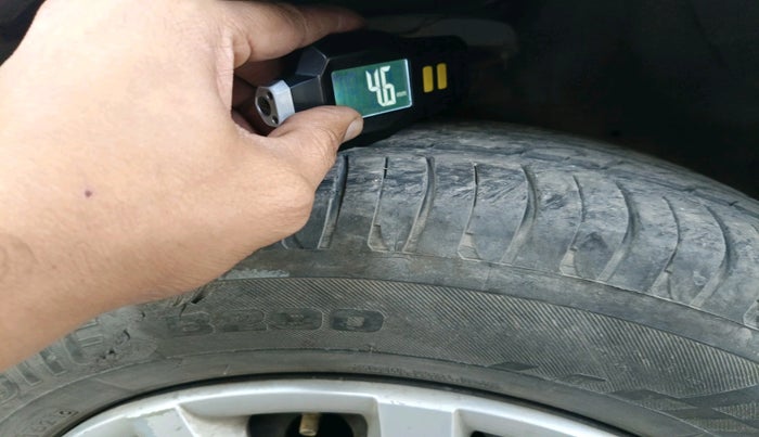 2011 Hyundai i20 MAGNA 1.2, Petrol, Manual, 1,16,956 km, tyre