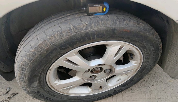 2011 Hyundai i20 SPORTZ (O) 1.2, Petrol, Manual, 1,13,572 km, tyre