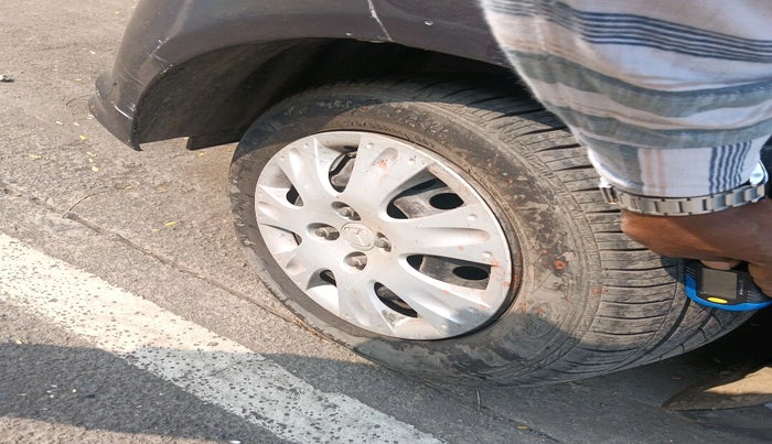 2015 Honda Amaze 1.2L I-VTEC S AT, Petrol, Automatic, 1,854 km, tyre