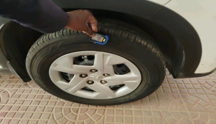 2021 Hyundai VENUE S 1.0 TURBO IMT, Petrol, Manual, 64,183 km, tyre