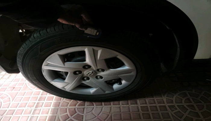 2021 Hyundai VENUE S 1.0 TURBO IMT, Petrol, Manual, 64,183 km, tyre