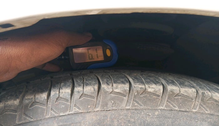 2013 Mahindra Verito 1.5 D6, Diesel, Manual, 1,13,269 km, tyre