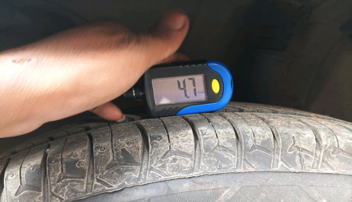 2013 Mahindra Verito 1.5 D6, Diesel, Manual, 1,13,269 km, tyre