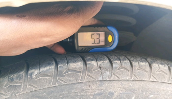 2013 Mahindra Verito 1.5 D6, Diesel, Manual, 1,13,269 km, tyre