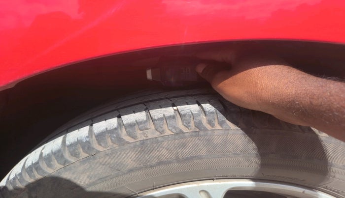 2022 Maruti Swift ZXI AMT, Petrol, Automatic, 44,619 km, tyre