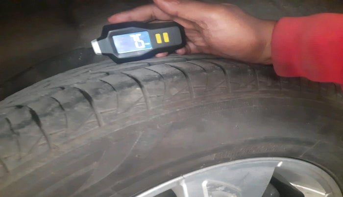 2013 Mahindra XUV500 W8, Diesel, Manual, 1,01,556 km, tyre