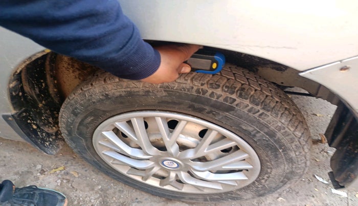 2015 Maruti Wagon R 1.0 LXI CNG, Petrol, Manual, 70,946 km, tyre