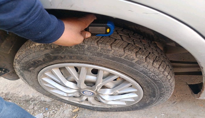 2015 Maruti Wagon R 1.0 LXI CNG, Petrol, Manual, 70,946 km, tyre