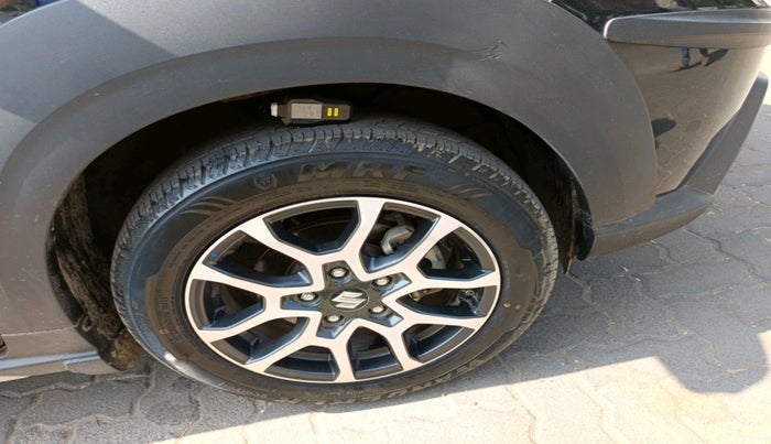 2023 Maruti XL6 ALPHA PLUS MT, Petrol, Manual, 53,164 km, tyre