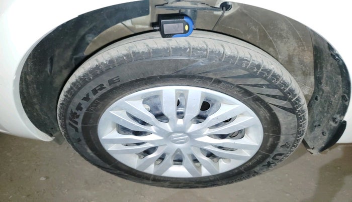 2021 Maruti Dzire VXI, Petrol, Manual, 21,743 km, tyre