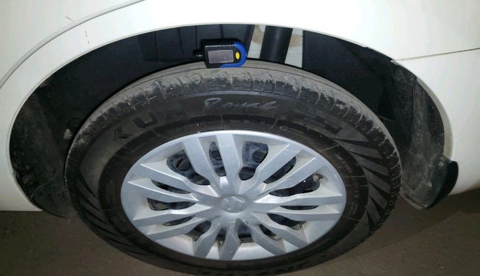 2021 Maruti Dzire VXI, Petrol, Manual, 21,743 km, tyre